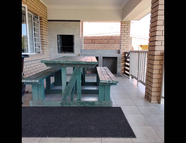 4 BEDROOM FREESTANDING FOR SALE IN DOLPHIN CREEK GOLF ESTATE